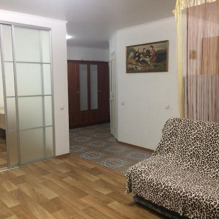 Studio Apartment In Center Πολτάβα Εξωτερικό φωτογραφία